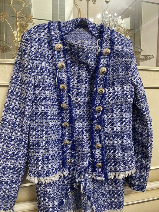 Продаю женский твидовый двойку