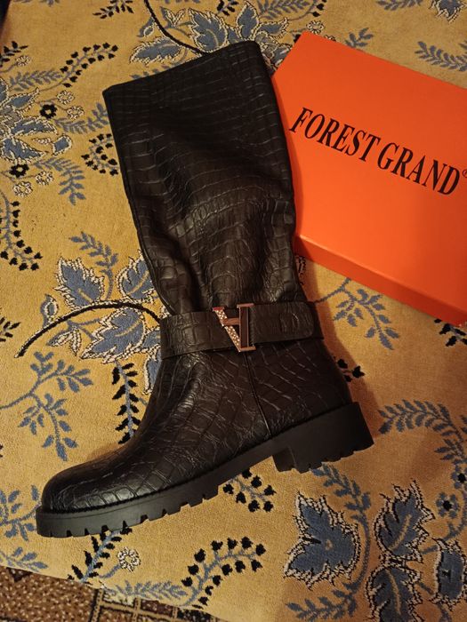 Продам сапоги женские,