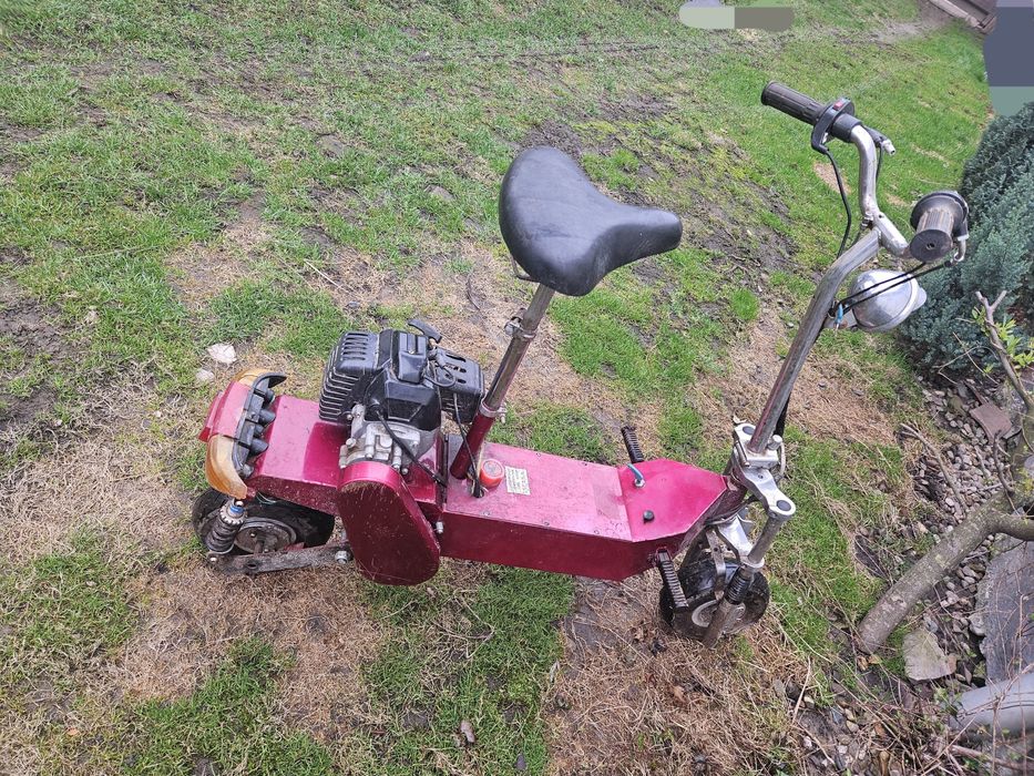 Trotineta cu motor pe benzină foarte puternica, nu necesita permis!