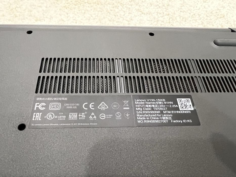 Laptop Lenovo V130