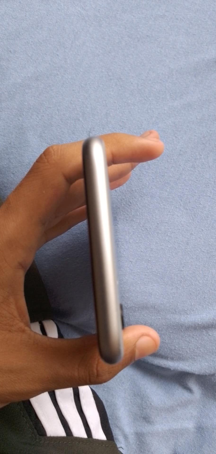 Телефон има само аякот iPhone 6s етелофн