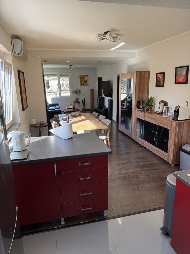 Продава се Етаж от къща в Казанлък - 137 кв.м за 1303 €/кв.м - Снимка #4