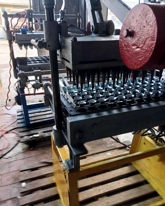 Masini de cornet inghetata forma pahar 2 tipuri si con 2 tipuri