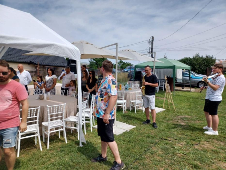 Închiriez scaune chiavari  ,mese rotunde umbrele evenimente