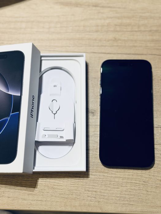 Vând Iphone 16 Pro 512GB