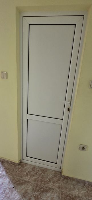 4 броя алуминиеви врати