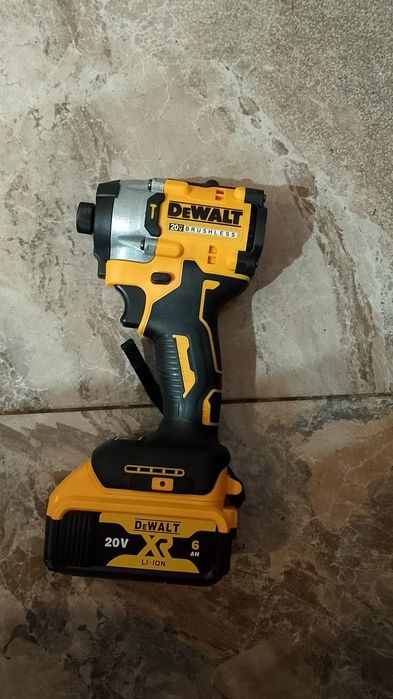 Impact Dewalt DCF 860 cu baterie de 6A