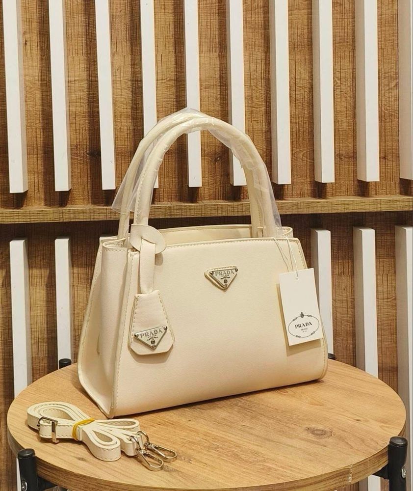 Дамска чанта Prada