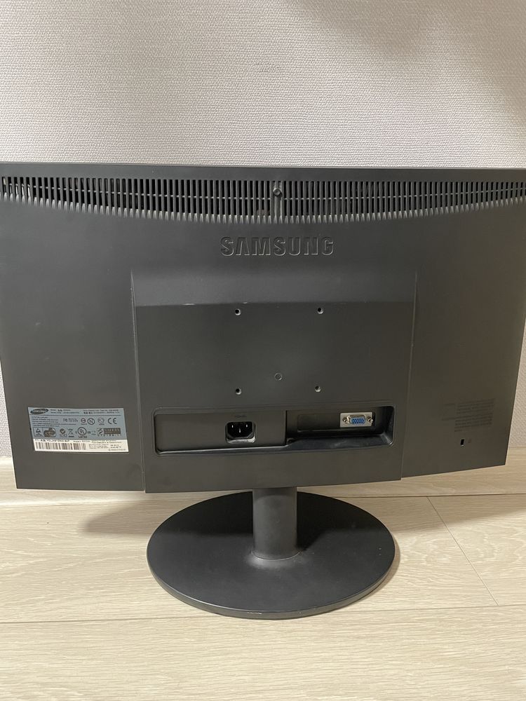 Монитор Samsung SyncMaster E2220N