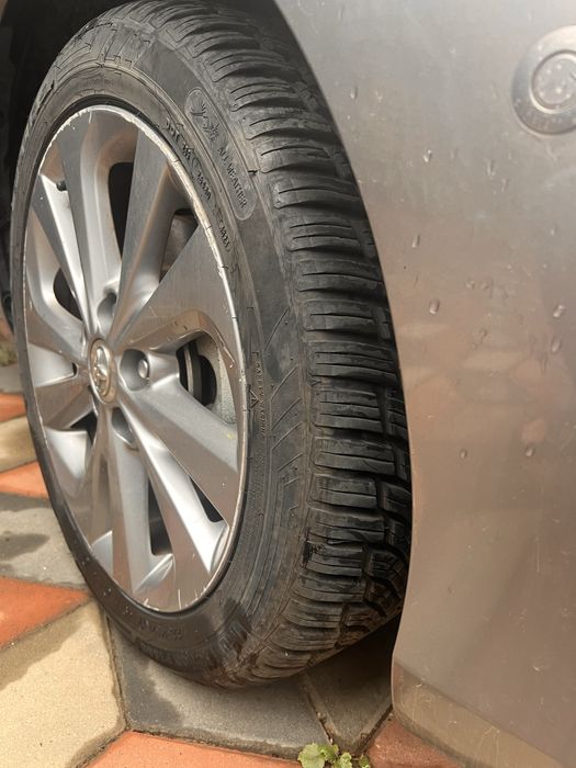 Vand Toyota Auris Hybrid