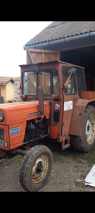 tractor u450 + remorca, plug, disc si alte accesorii