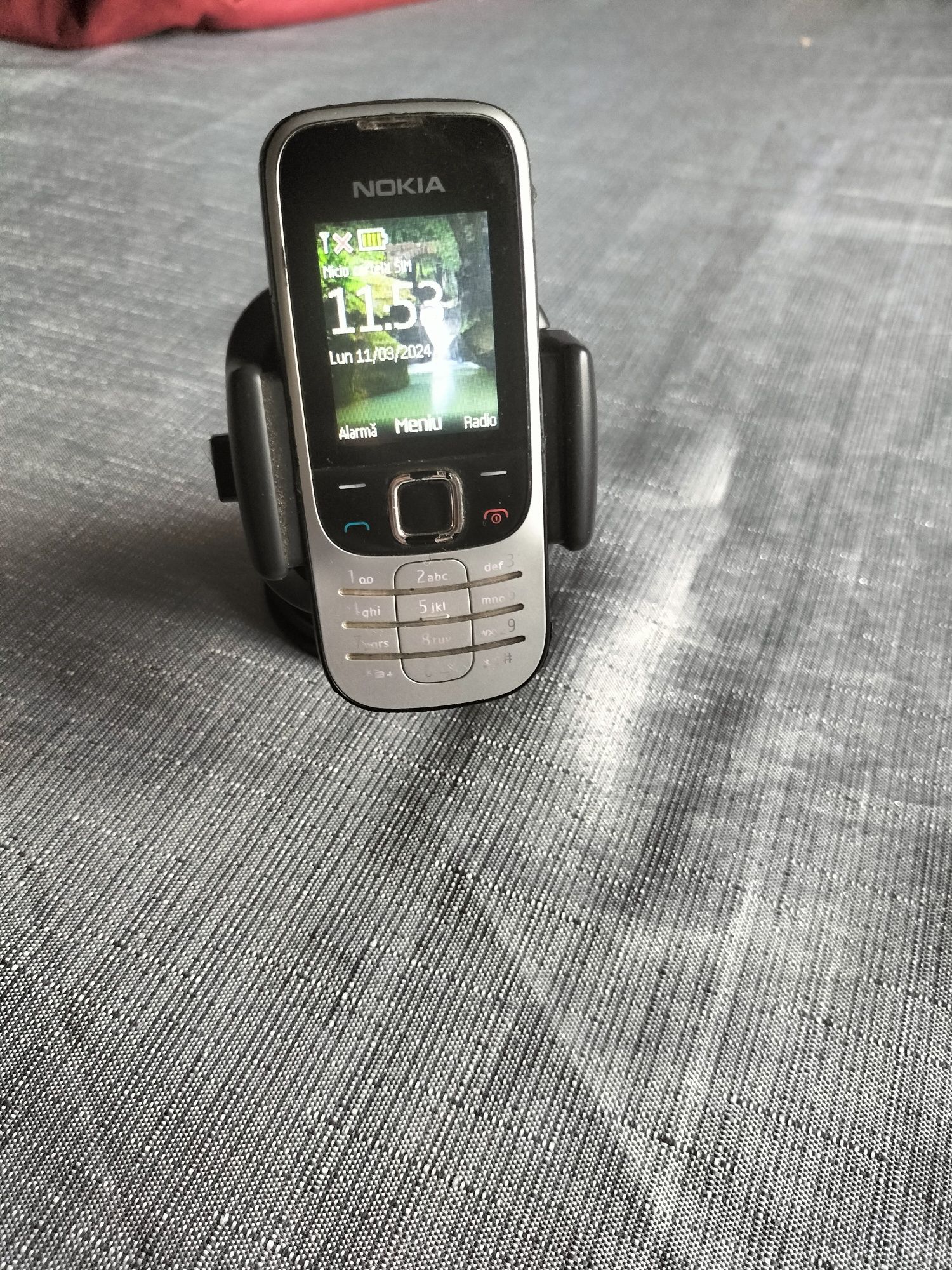 Vând Nokia 2330c