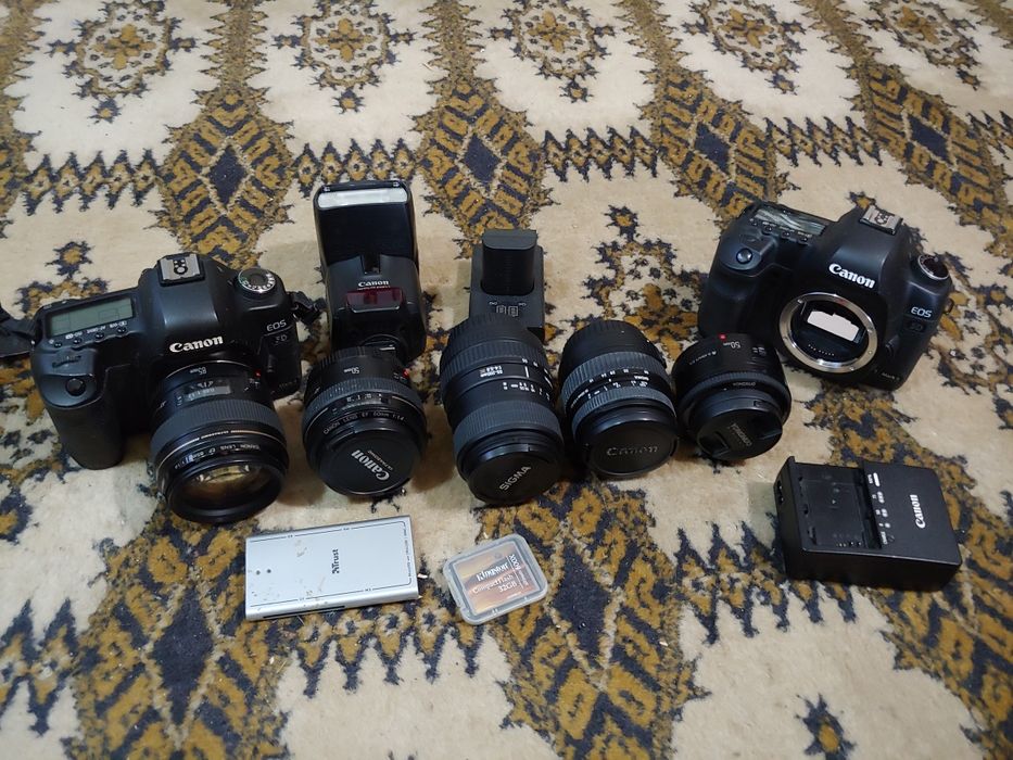 Vand canon 5D Mark II full frame cu diferite obiective 2000 lei