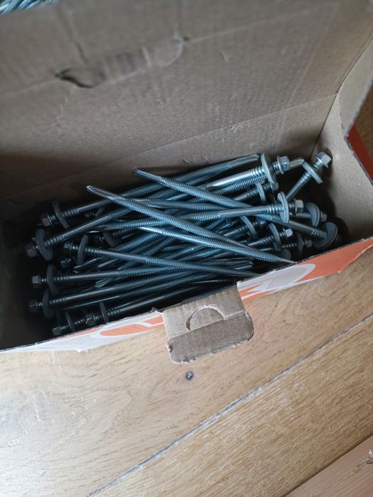 Autoforante panou sandwich