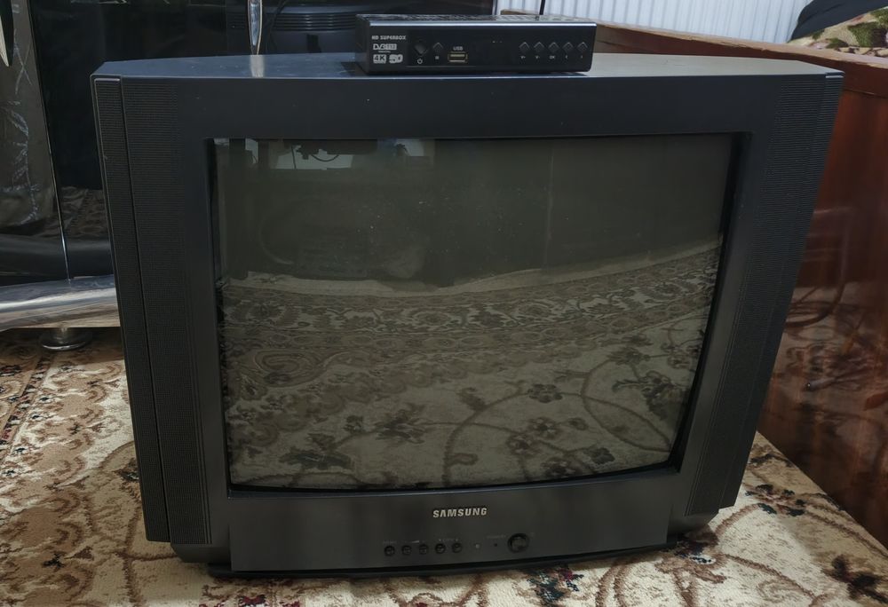 Телевизор сотилади самсунг