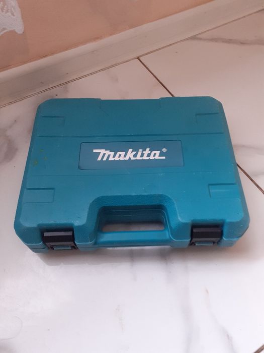 39лв  чисто нов ВИНТОВЕРТ на makita пишете или се обадете