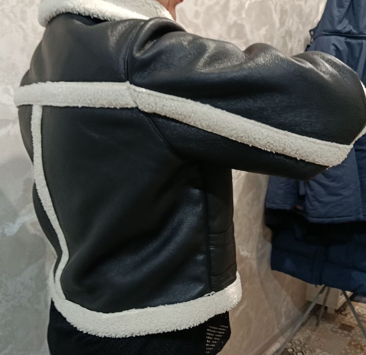 Продам женскую куртку в идеальном состоянии