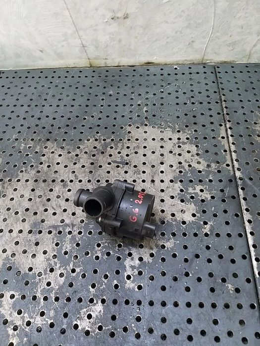 Pompa recirculare apa 2.0 tdi vw golf 7 5q0965567j