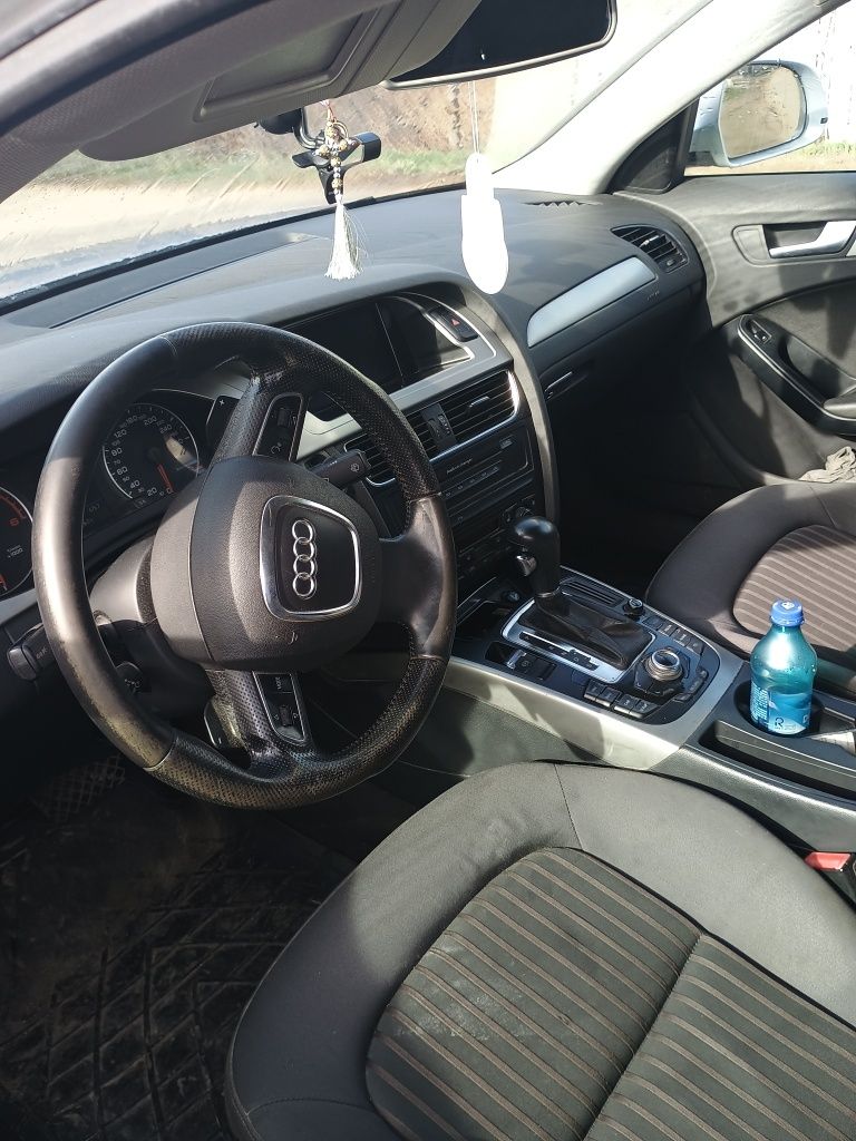 Vând audi A4 stare buna , prețul este de 6300 euro