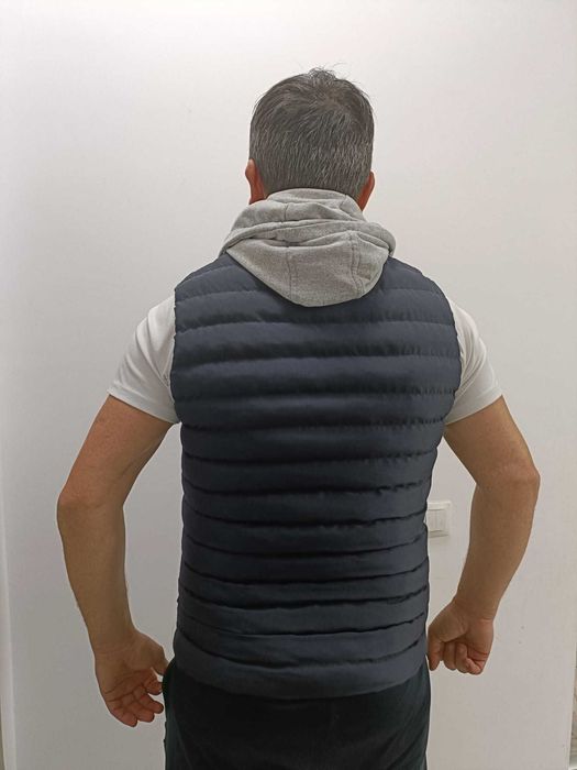 Vesta dsquared2 barbati marimea M cu gluga detasabila