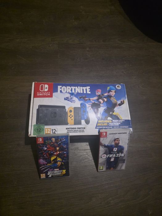 Nintendo Switch + 2 игри