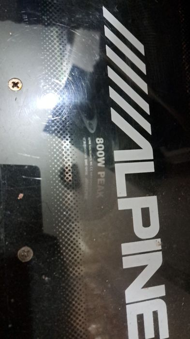 Vând subwoofer auto alpin 800w 700 lei negociabil