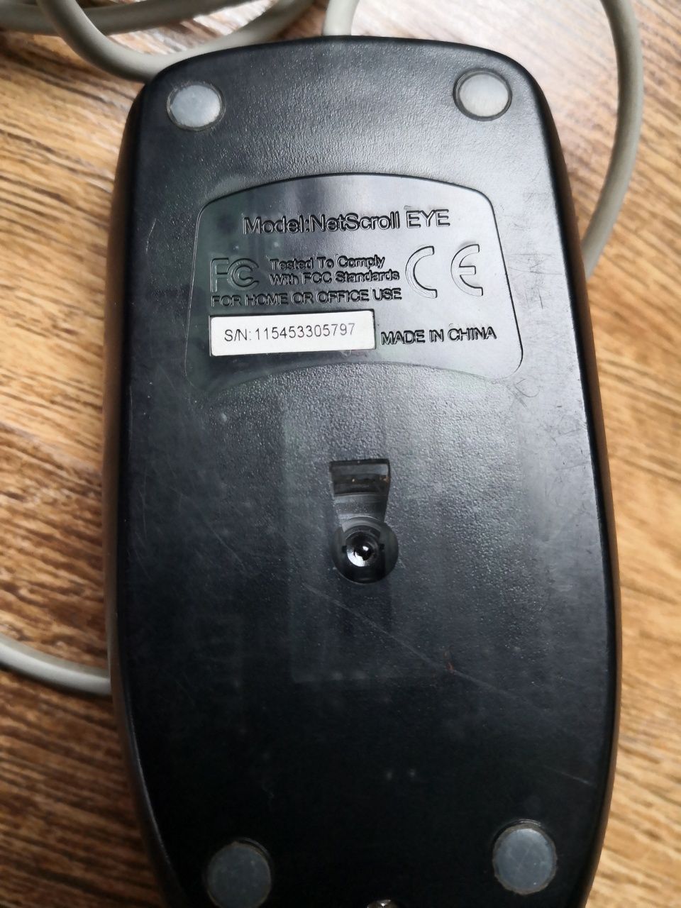 Tastatura și mouse (2 bucati), cu cablu.