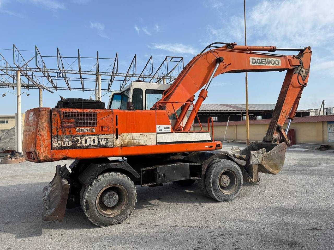 Экскаватор DAEWOO SOLAR-200W