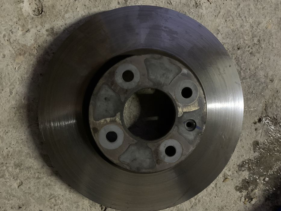 Aporniy sotiladi  gm cobalt 4 pazitsiya