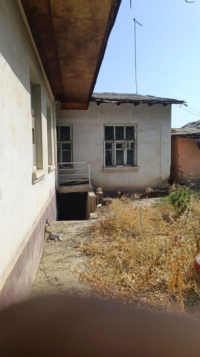 Продаю землю Мирзоулугбекский район центр Луначарского 17 соток.