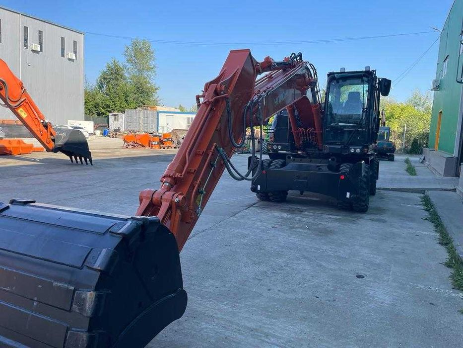 Inchiriere excavator, buldoexcavator si alte utilaje cu operator