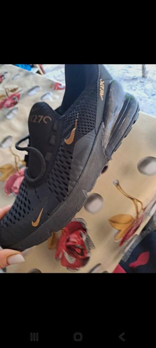 Adidași Nike noi