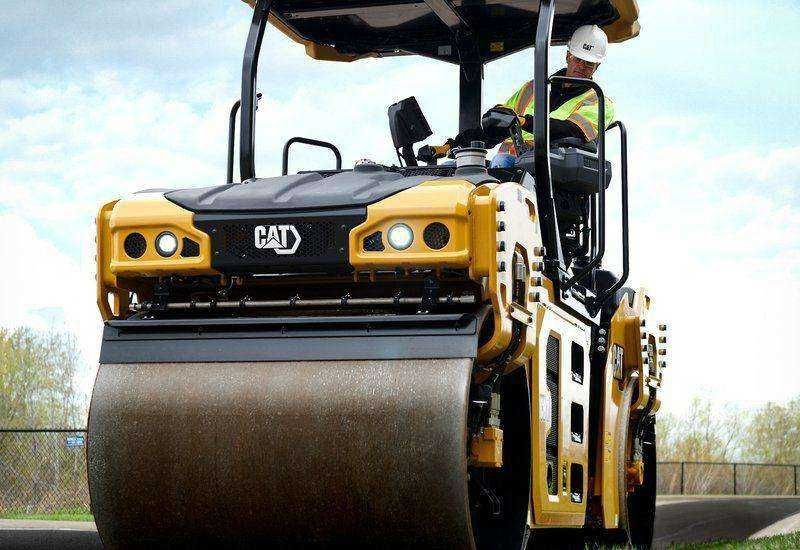 Двухвальцовый вибрационный каток CAT [CB7]