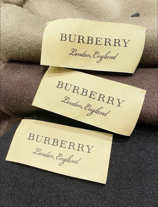 Palton Burberry , calitate premium , pe comanda , nou , M