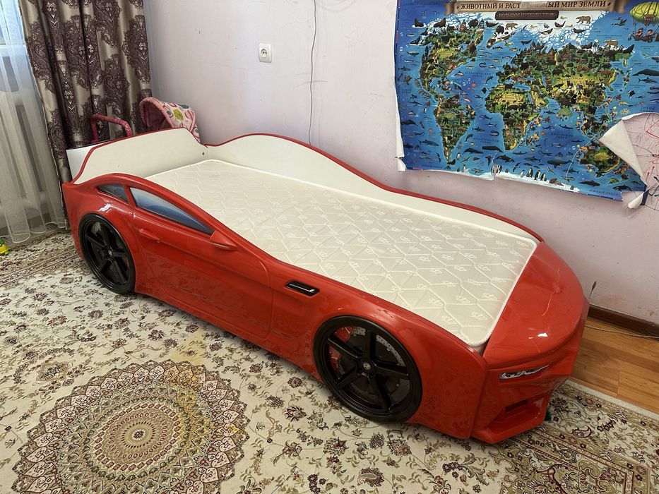Кровать для мальчика. Красная машина.