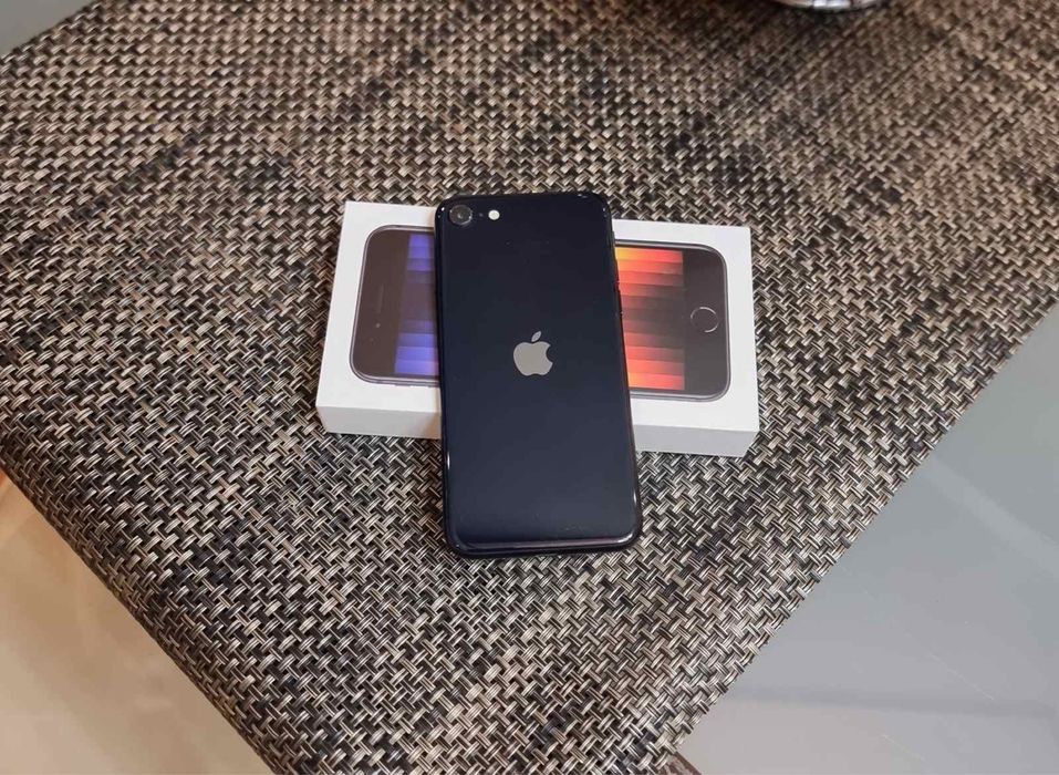 Iphone SE 2022  запазен