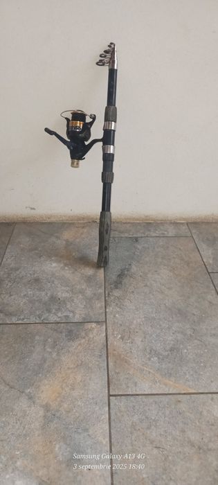 Vând undiță de pescuit