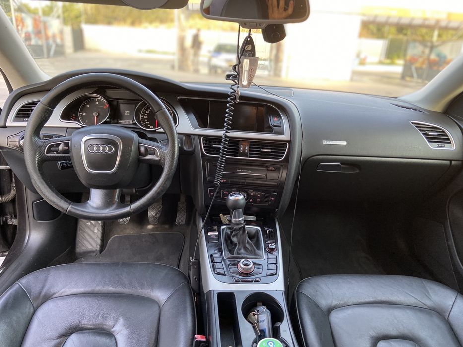 Audi A5 Sportback/ 2.0tdi / Manual / Piele
