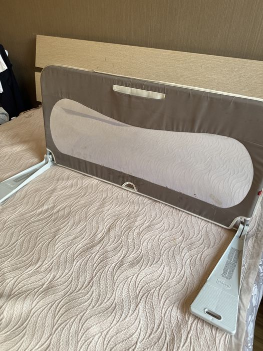 Продам бортик Chicco