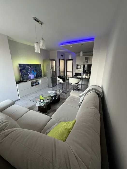Продава се Двустаен апартамент в Пловдив, Каменица 2 - 64 кв.м за 2657 €/кв.м - Снимка #1