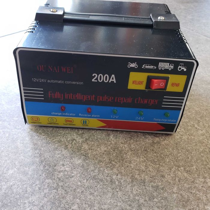 Зарядно за акумулатор 200А