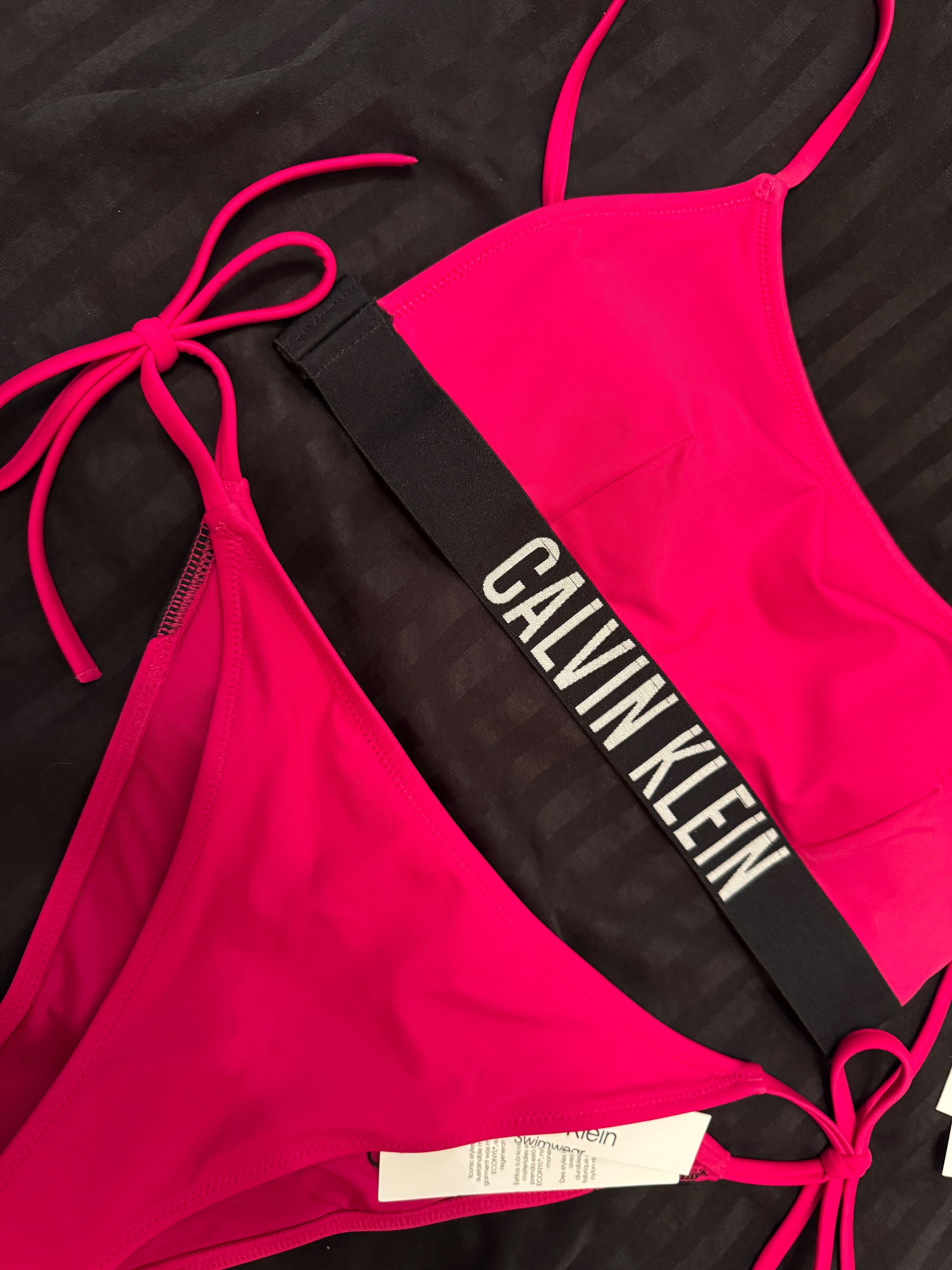 Розов бански от две части Calvin Klein