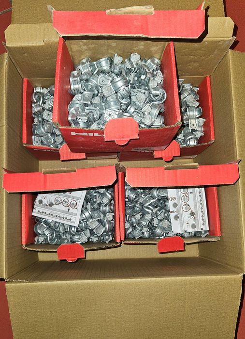Cleme metalice de 20 mm și cuie Hilti de 17mm