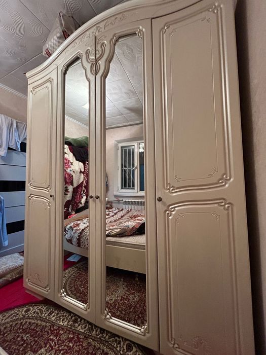 Спальный гарнитур