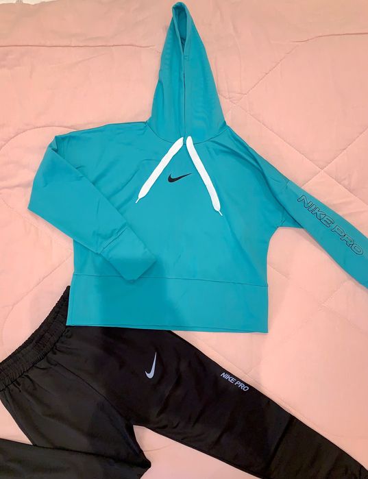 Дамски Спортен комплект Nike от две части