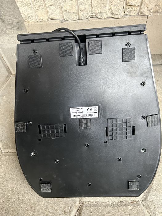 Педали за волан Thrustmaster T80, стават и за Т150