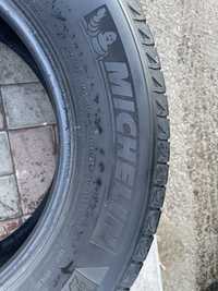 Продам комплект зимней резины (4 штуки) Michelin x-ice2 285/60/R18