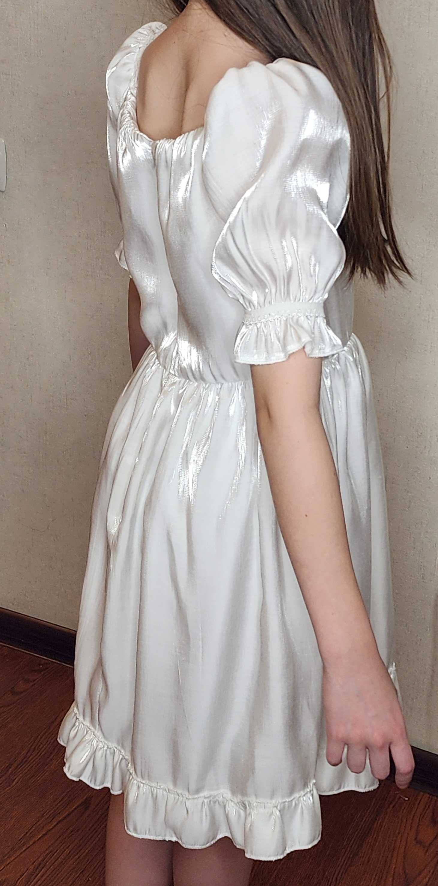 Платье для девочки белого цвета