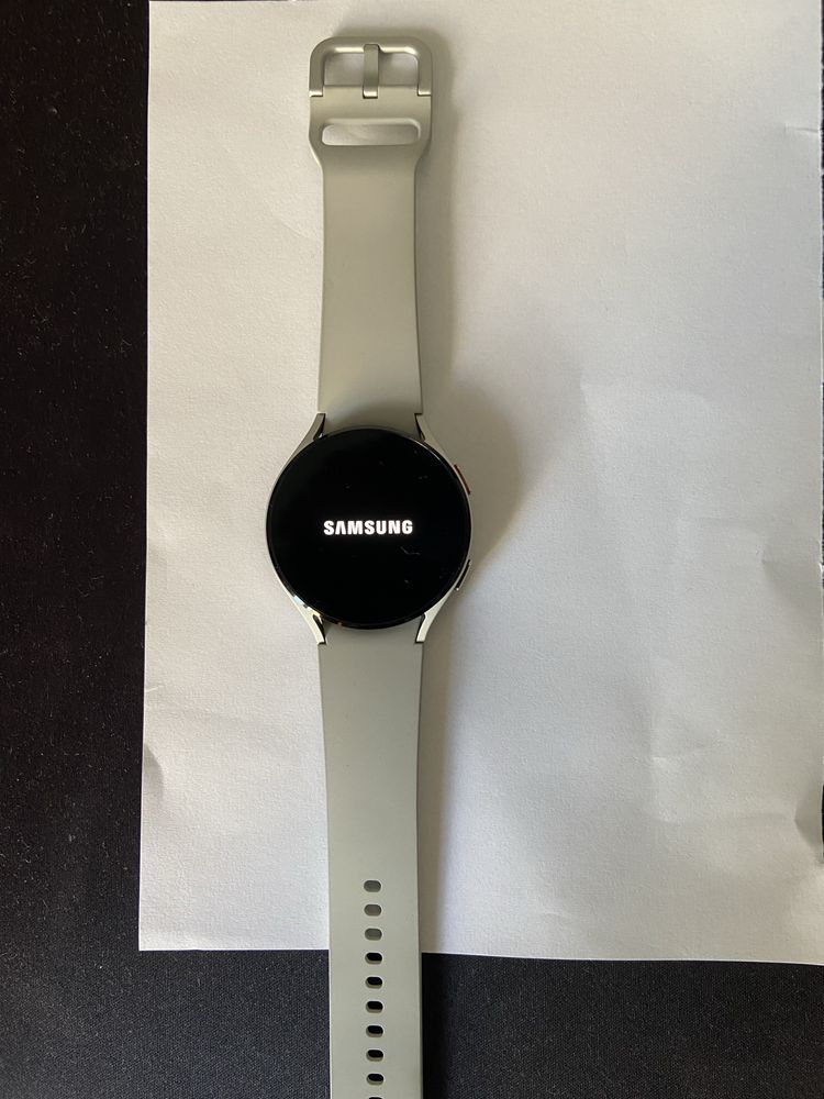 Galaxy Watch 4 LTE 44 garantie 06.24