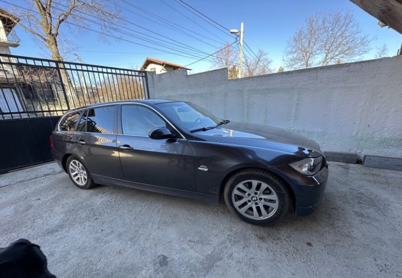 Продавам BMW 325 I